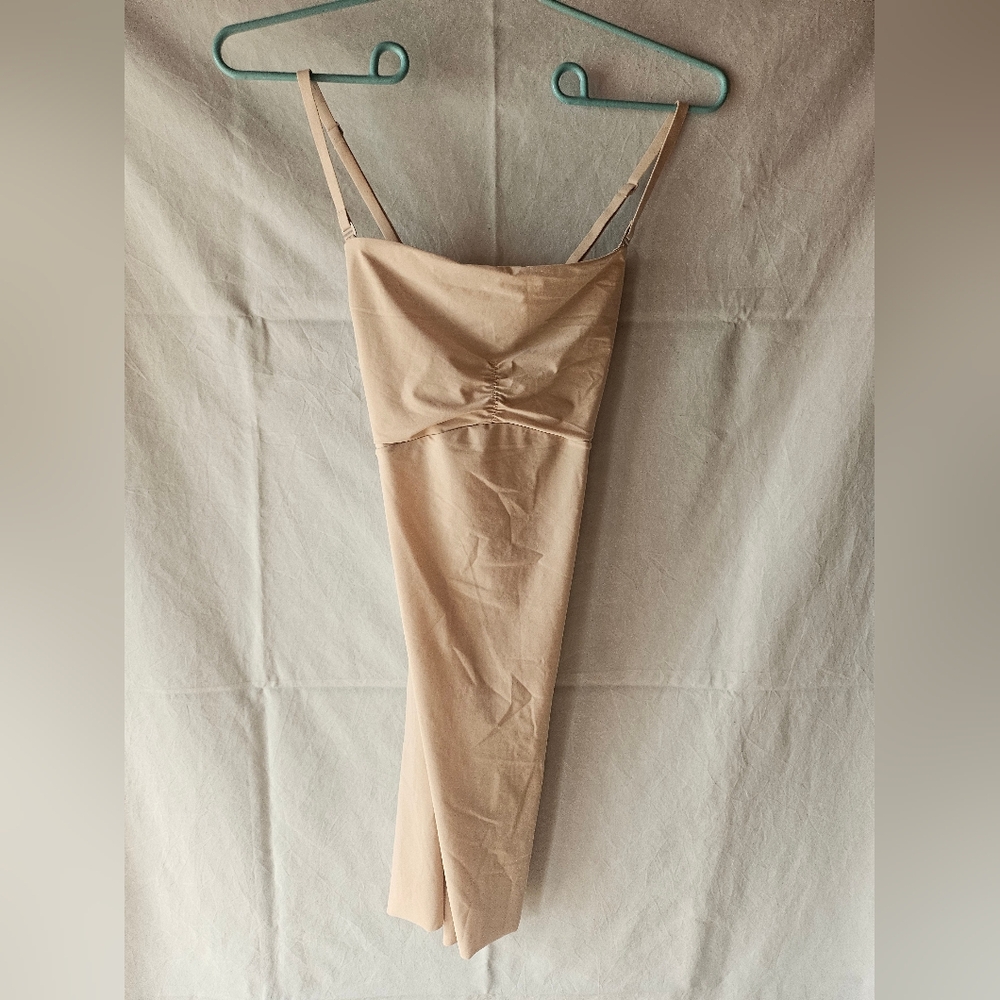 Curvi shapewear slip, beige 36D, criss-cross straps.
